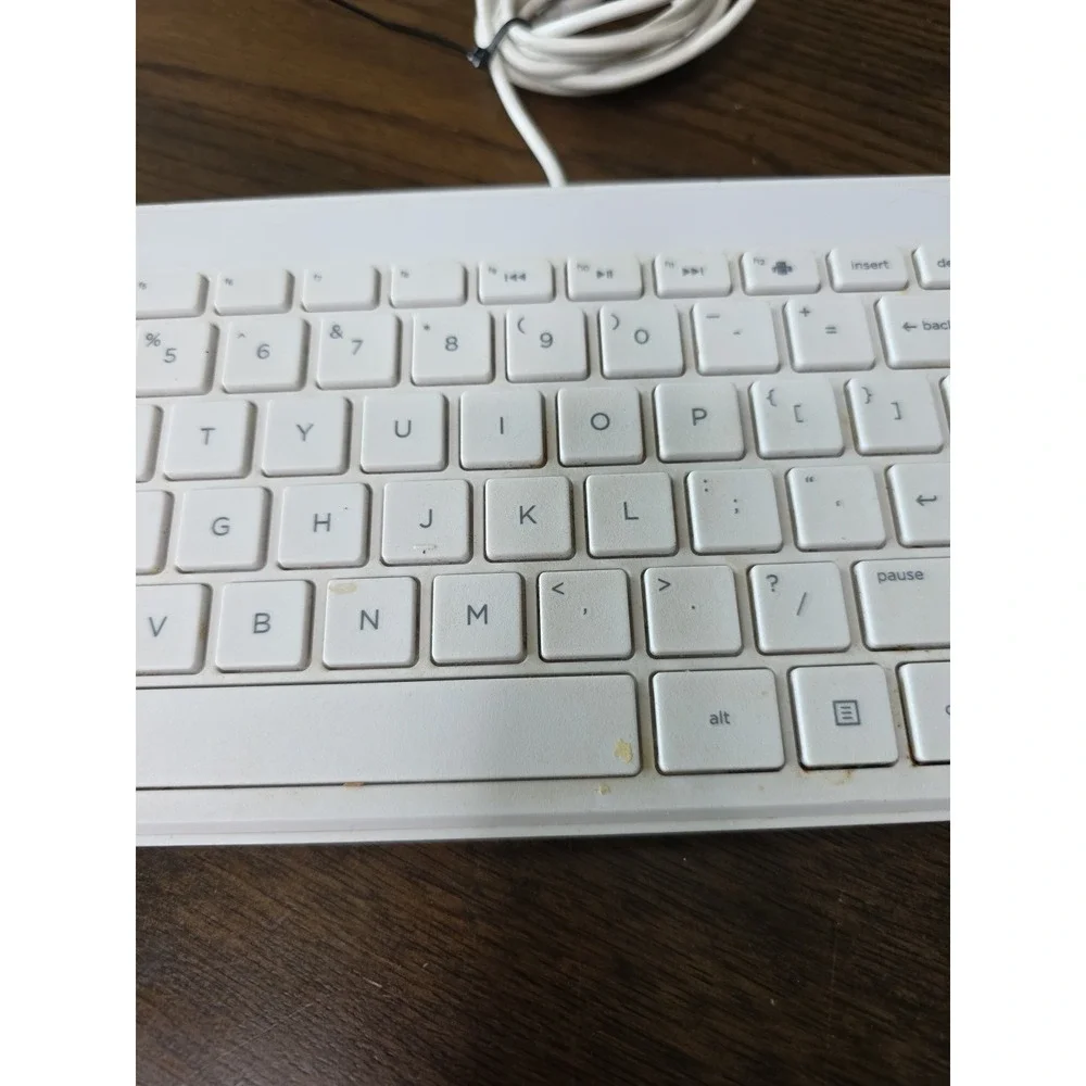 HP‎ KBAH21 USB Wired Super Slim Thin White PC Keyboard Lightweight Z1